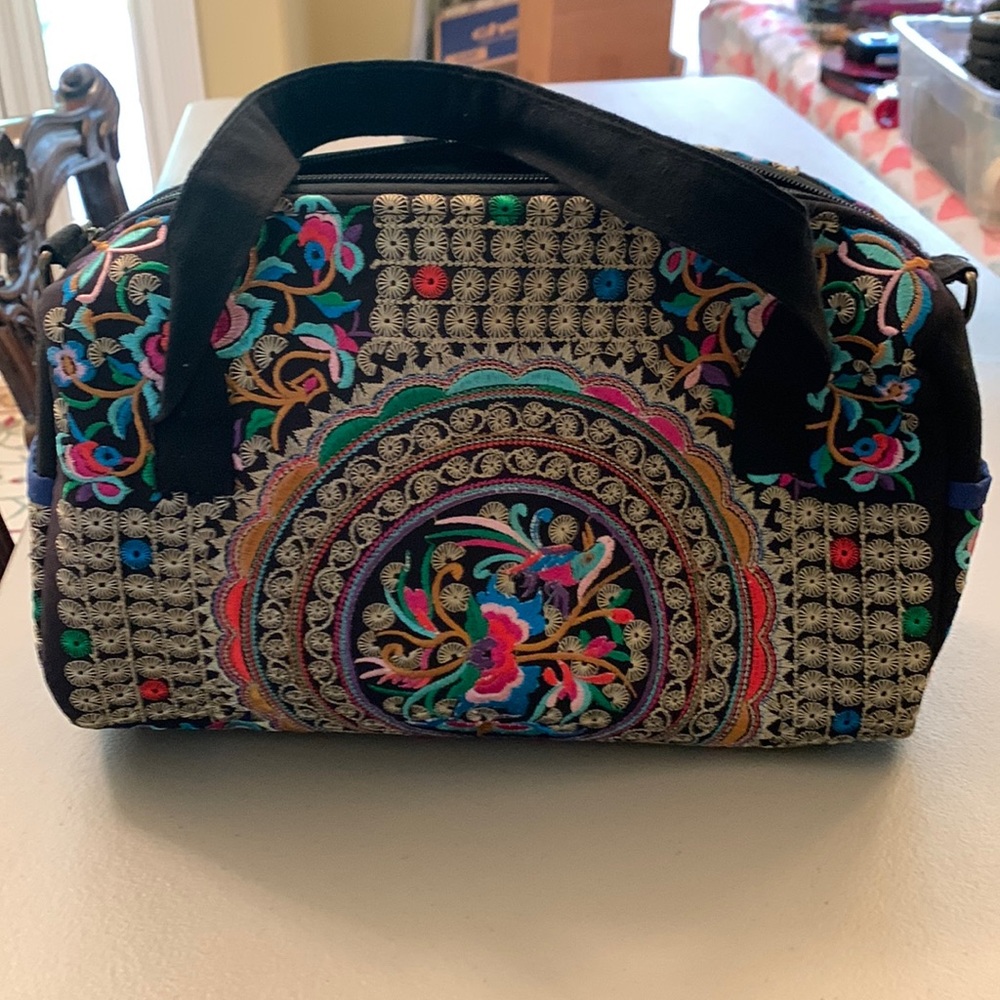 EUC Embroidered bag w/ strap